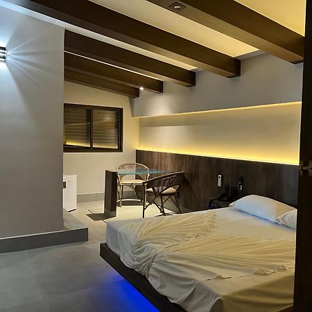 Motel Chalet (Adults Only) 贝洛哈里桑塔 外观 照片