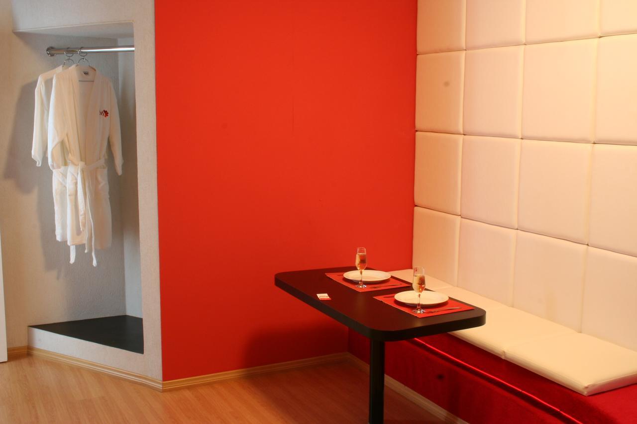Motel Chalet (Adults Only) 贝洛哈里桑塔 外观 照片